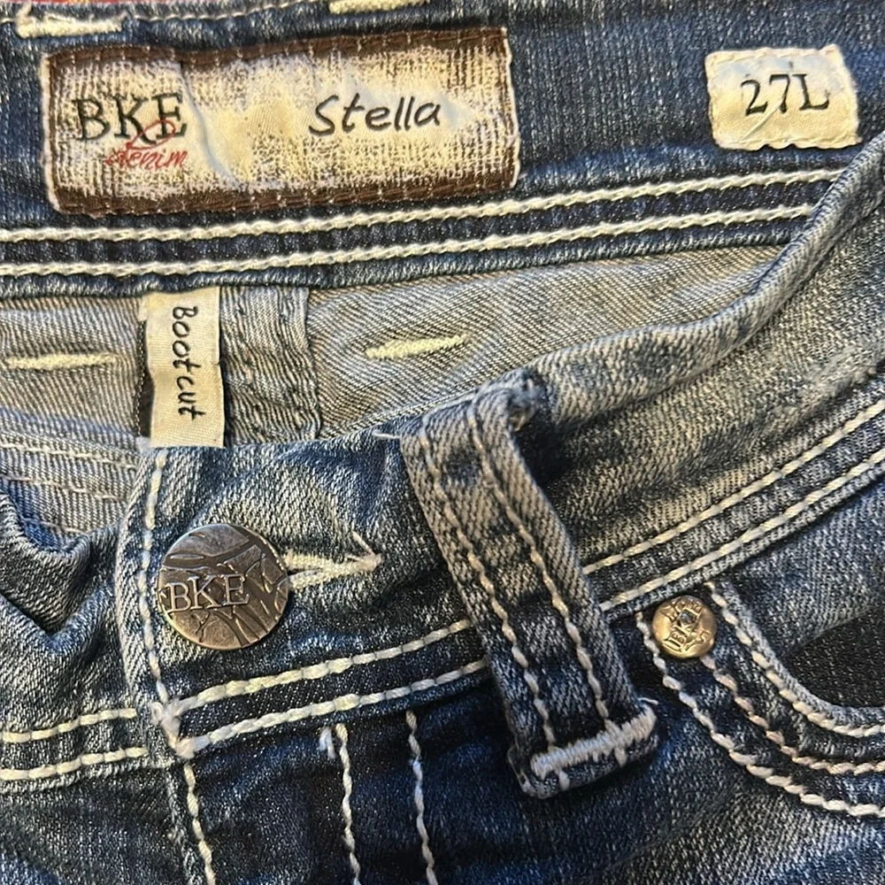 BKE denim Stella 27 X 33 1/2 Bootcut 5 Pocket Distressed Jeans EUC Worn Once Vtg - Picture 4 of 13
